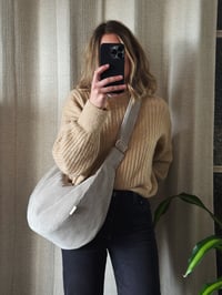 Image 3 of Sac croissant • velours côtelé greige