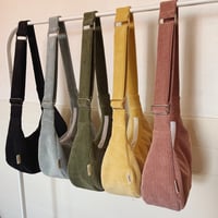 Image 3 of Sac croissant • velours côtelé rose