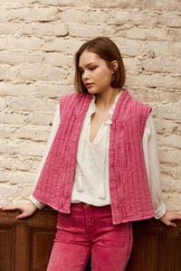 Image 1 of Chaleco Vivie Frambuesa