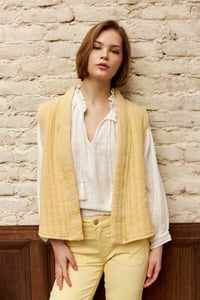 Image 1 of Chaleco Vivie Amarillo 