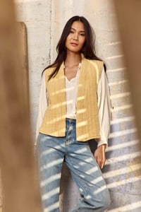 Image 7 of Chaleco Vivie Amarillo 