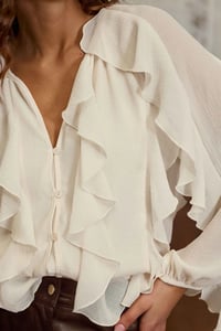 Image 2 of Blusa Bolta Crudo 