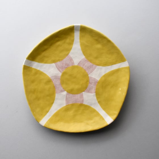 Image of Yellow Flower Plate