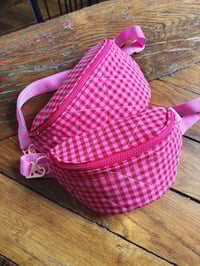 Image 1 of Sac banane • vichy rouge & rose