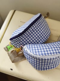 Image 1 of Sac banane • vichy violet