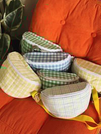 Image 4 of Sac banane • jaune et blanc