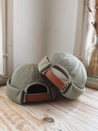 Image 1 of Docker • sergé kaki