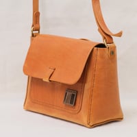 Image 4 of STUDIO LINE Small Box Sling tan