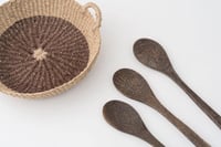 Image 3 of Iris  Round Tray I Pink