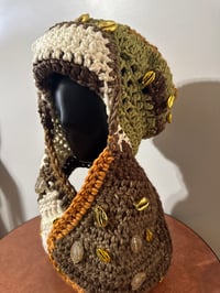 Image 2 of Cowrie Shell Armor Hat
