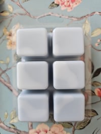 Image 2 of Honeysuckle Teakwood & Cardamom- A Rockytop Wax Works exclusive custom houseblend fragrance 