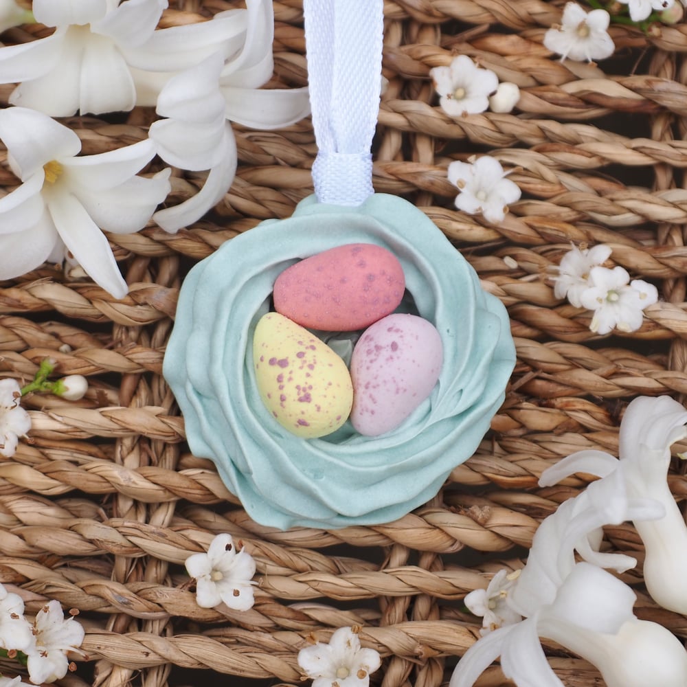 Image of Porcelain Mini Egg Nest 