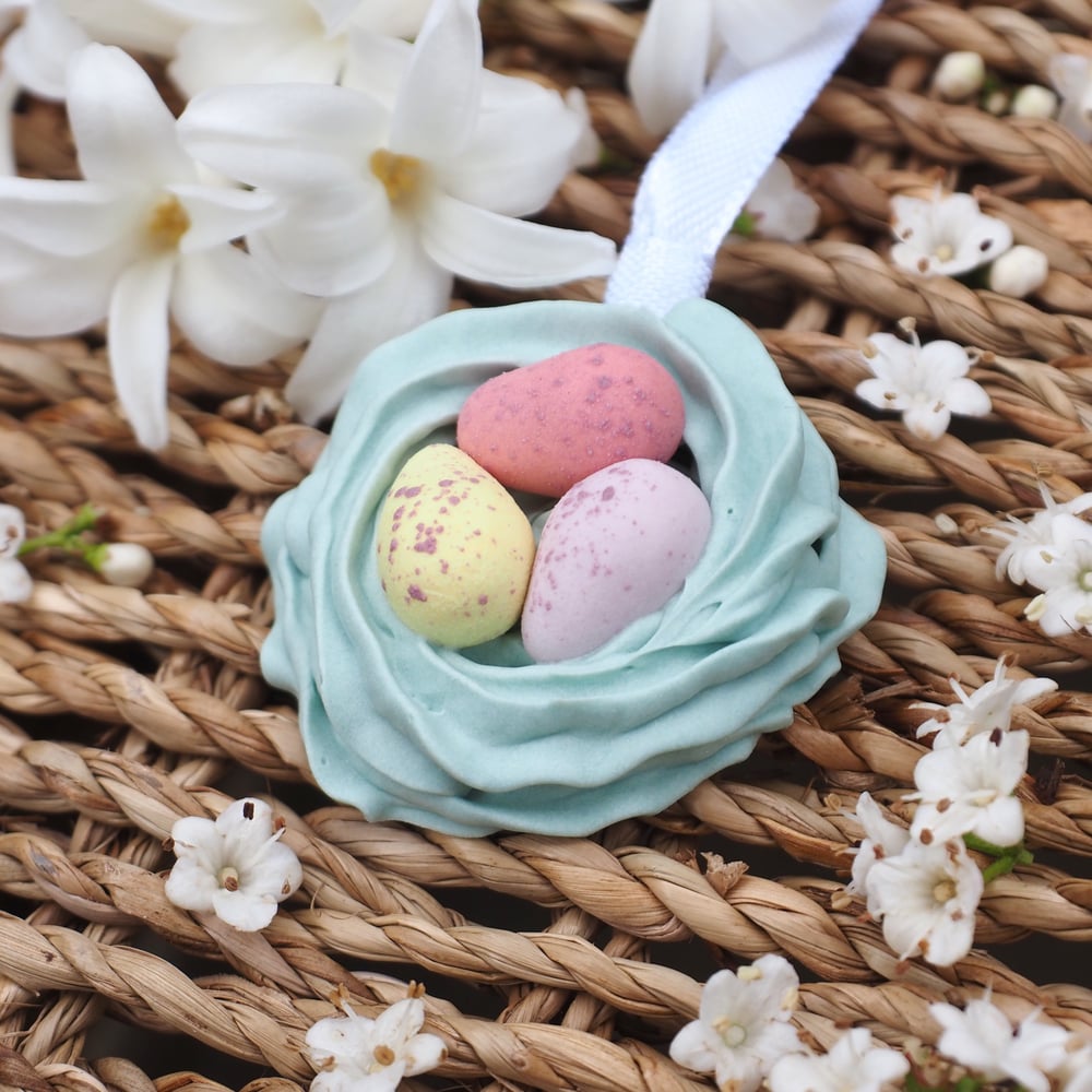 Image of Porcelain Mini Egg Nest 
