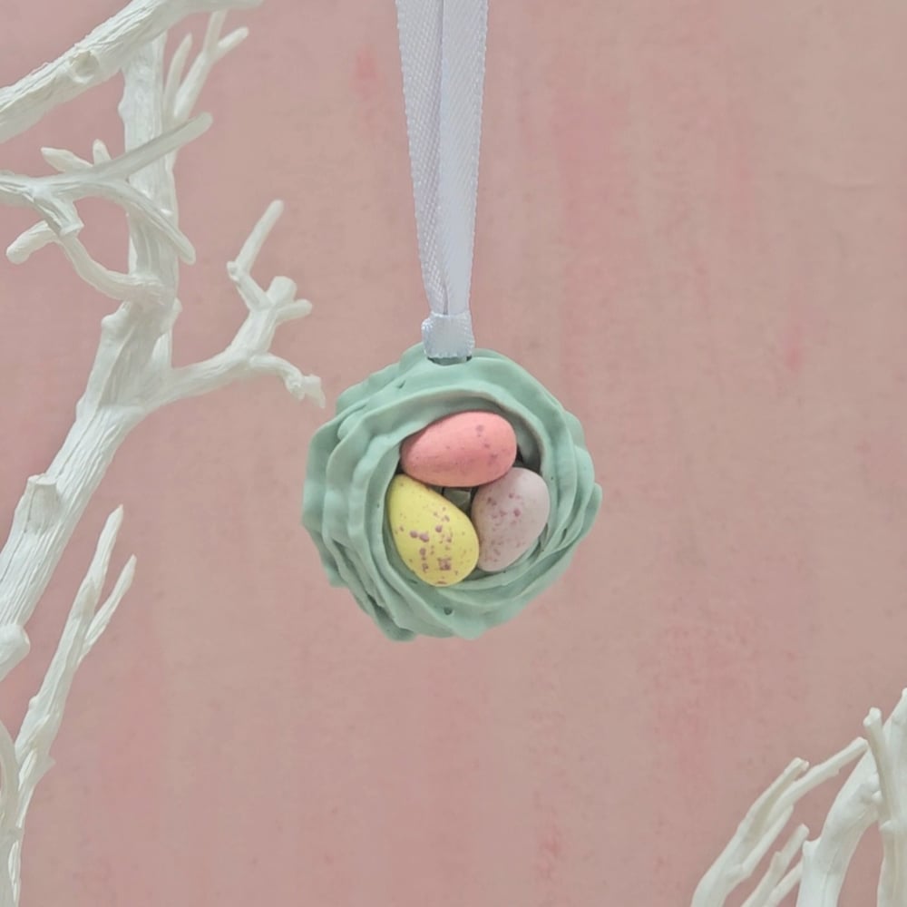 Image of Porcelain Mini Egg Nest 