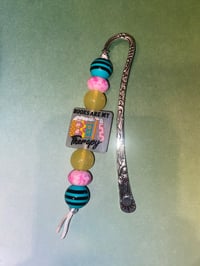 “Books are my therapy” beaded bookmark 