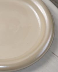 Image 4 of Chunky Plate in Ivory Gloss, Pearl