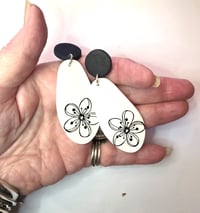 Image 1 of Black and White Contemporary Florals: (PCE008)