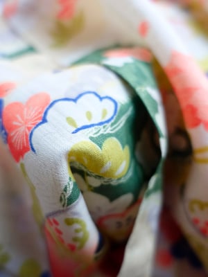 Image of Kimono dame af uld med florale mønstre