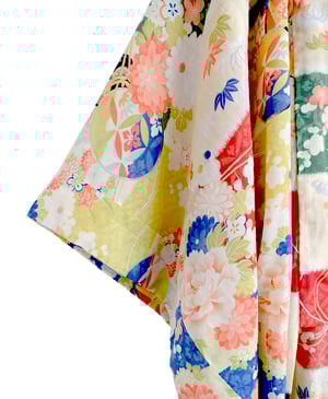 Image of Kimono dame af uld med florale mønstre