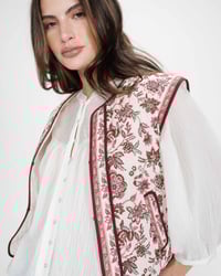 Image 1 of Chaleco Flores Viola 