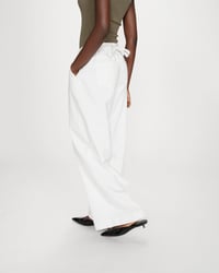 Image 3 of Pantalón Blanco Baggy Pompon