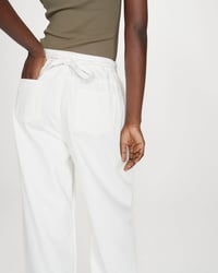 Image 4 of Pantalón Blanco Baggy Pompon