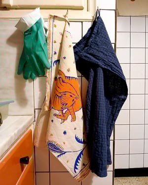 Γατί γλείφει Ποπό Πετσέτα Κουζίνας /// Cat Licking Butt Tea Towel