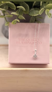 Zirconia clover necklace 