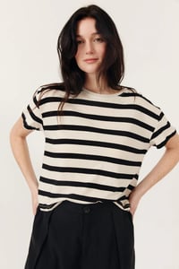 Image 1 of Camiseta Rayas Delmea Negro 