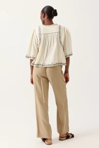 Image 4 of Blusa Melisca Beige