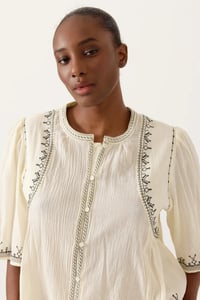 Image 2 of Blusa Melisca Beige