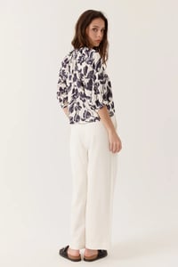 Image 4 of Camisa Flores Amesia