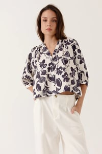 Image 1 of Camisa Flores Amesia