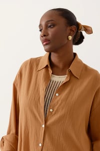 Image 3 of Camisa Yerina Caramel