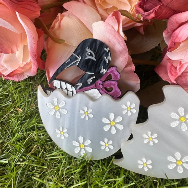 Image of Easter Surprise Brooch - Ibis Daisy