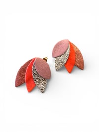 Image 1 of Boucles puces SALLY corail terracota