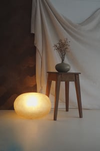 Image 2 of Lampe à poser effet pierre - vintage