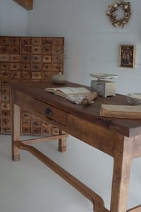 Image 1 of Ancienne table de métier en chêne massif - ancienne