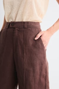 Image 2 of Bermudas Arani Marrón 