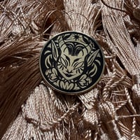 Image 1 of Pin Tieffelin