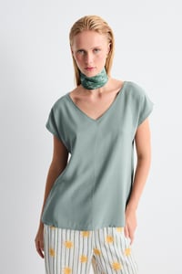 Image 1 of Camiseta Roxana Verde