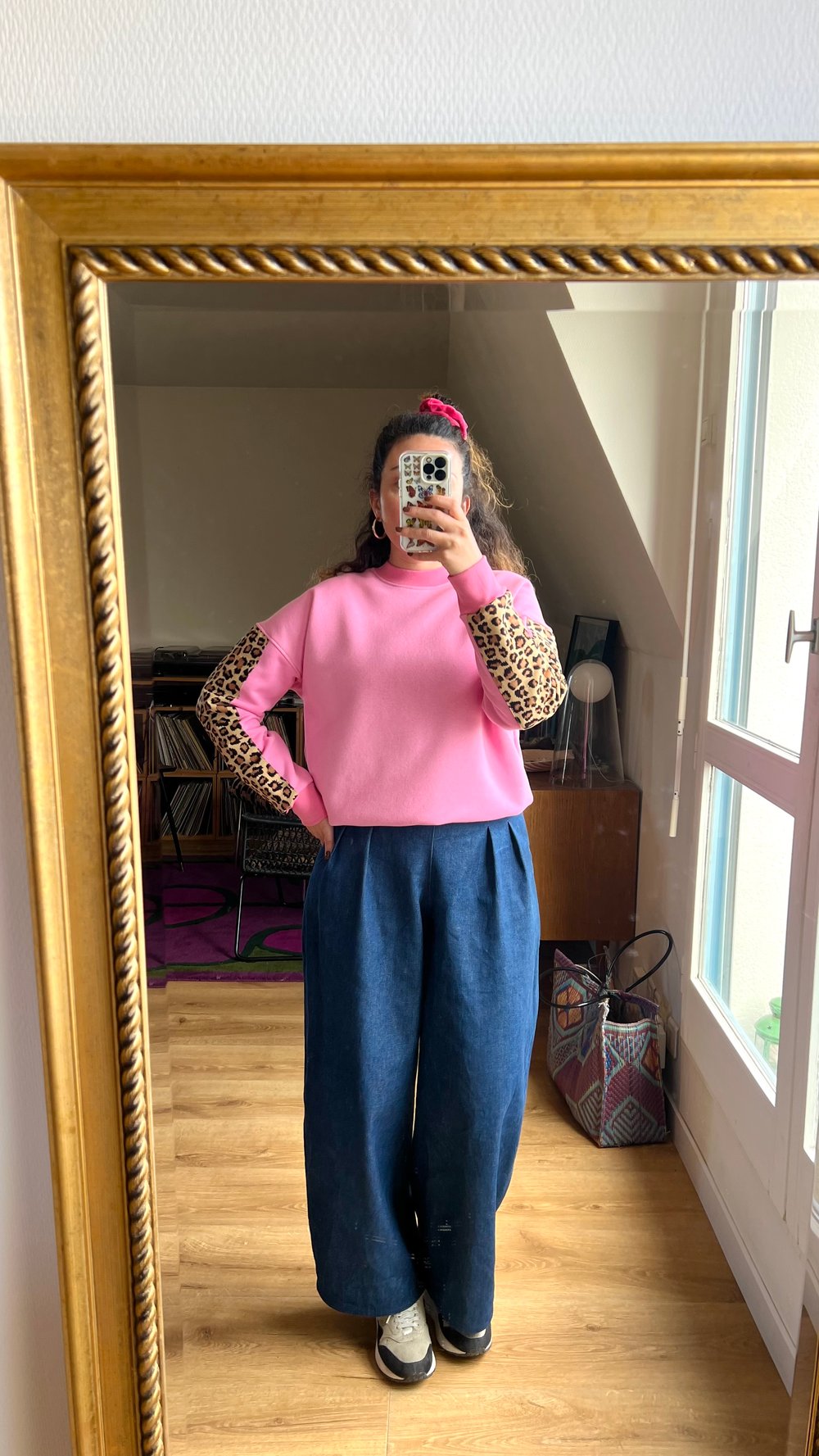 Image of SWEAT LÉONI