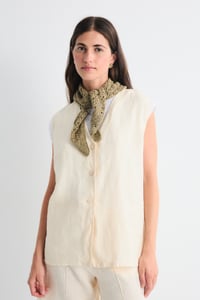 Image 2 of Chaleco Arani Amarillo 