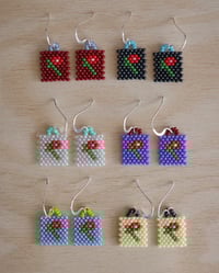 Image 2 of flower bud earrings (black)