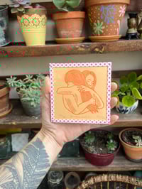 Image 1 of Jamais seul.e orange