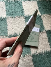 Image 4 of Carnet A6 mains vertes