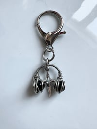 Image 2 of headphone keychain
