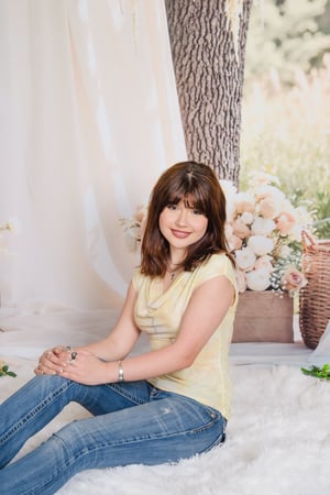 Image of Week of 3/30: π· Heirloom Garden Spring Portrait Sessions π·