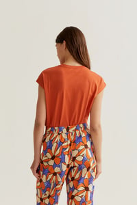 Image 3 of CAMISETA BÁSICA ALGODÓN MARRÓN 