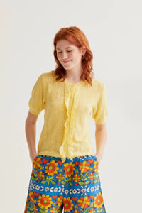 Image 1 of CÁRDIGAN PUNTO FLORAL AMARILLO